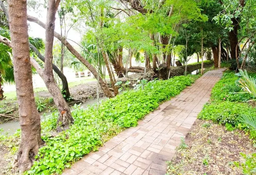 Hotelli Ikaia River Lodge