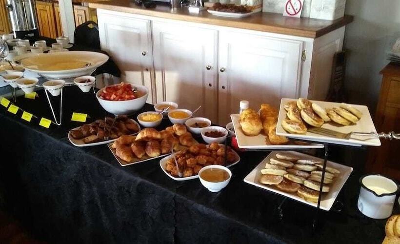 호텔 Ikaia River Lodge