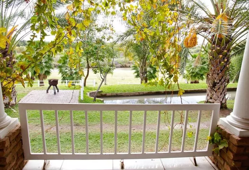 Hotelli Ikaia River Lodge