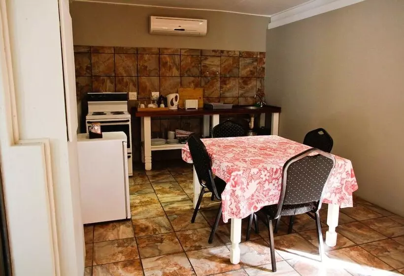 Hotelli Ikaia River Lodge