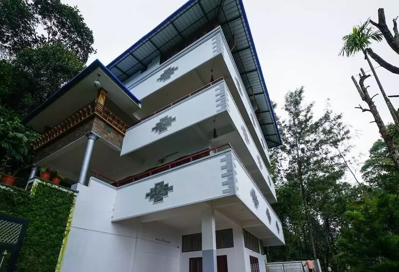 Hotelli Oyo 16166 Linten Holiday Resort