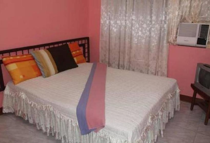 בית מלון כפרי Oyo 639 Colors Mansion