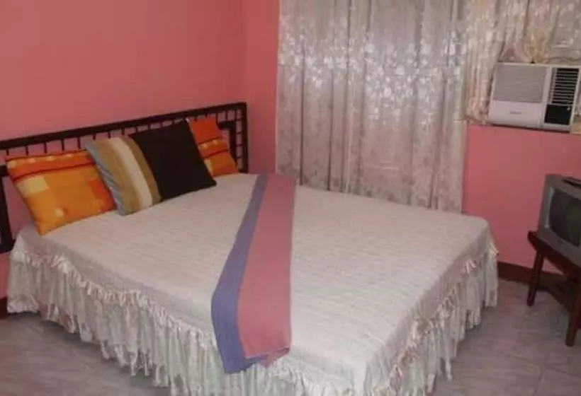 ホテル Oyo 639 Colors Mansion