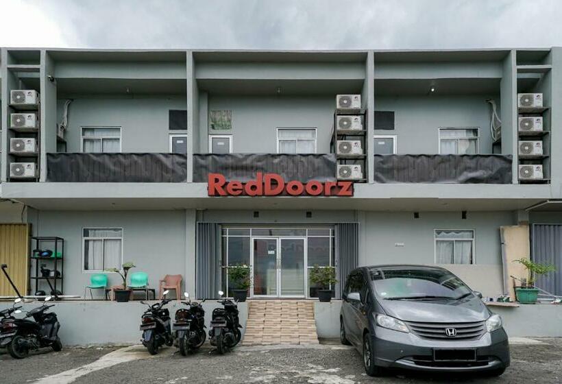 Hotel Reddoorz Near Exit Toll Sirkuit Sentul