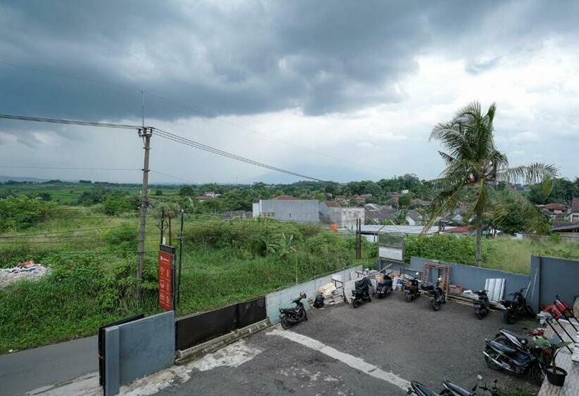 Hotel Reddoorz Near Exit Toll Sirkuit Sentul