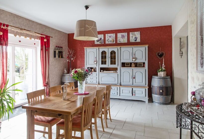 Пансион Au Caprice De L Atre