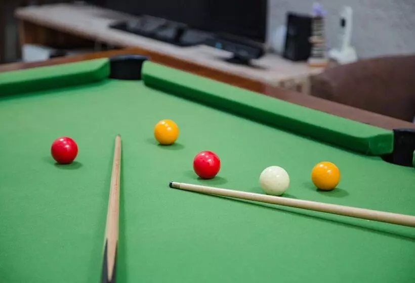 Majatalo Au Caprice De L Atre