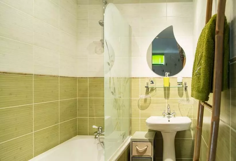 Majatalo Au Caprice De L Atre