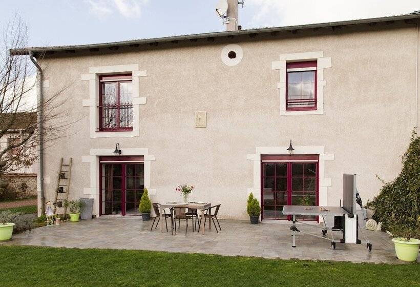 Пансион Au Caprice De L Atre