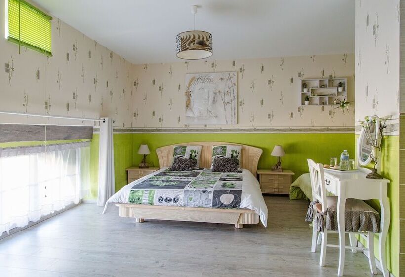 Пансион Au Caprice De L Atre