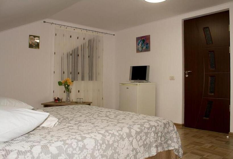 Pensiune Casa La Flori