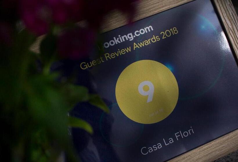 Pensiune Casa La Flori