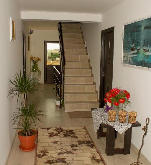 Pensiune Casa La Flori