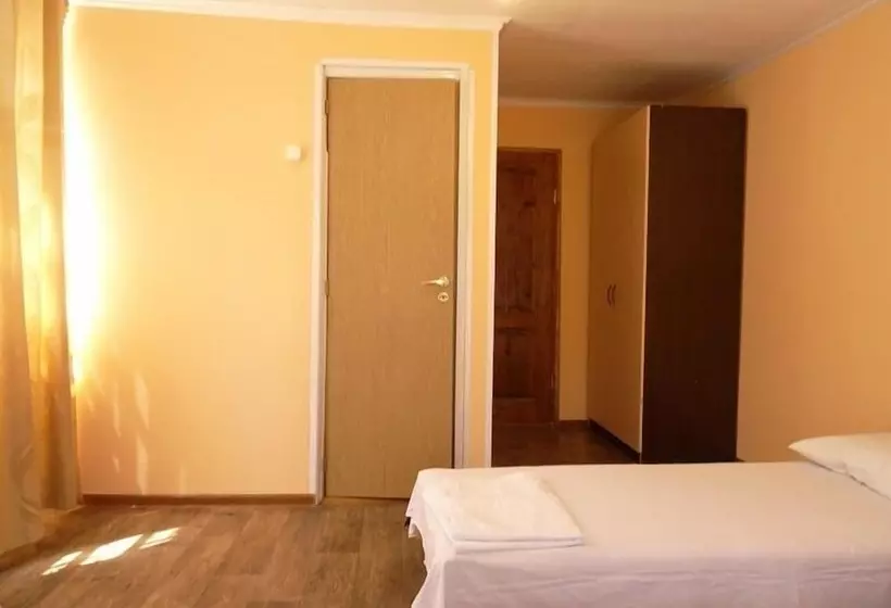 Majatalo Guest House Lastochka