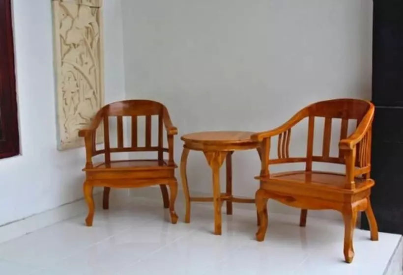 Majatalo Nyuh Kadah Guest House