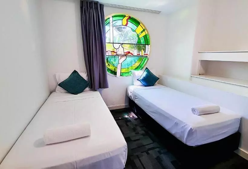 Tiki Hotel Apartments Surfers Paradise