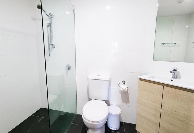 Tiki Hotel Apartments Surfers Paradise