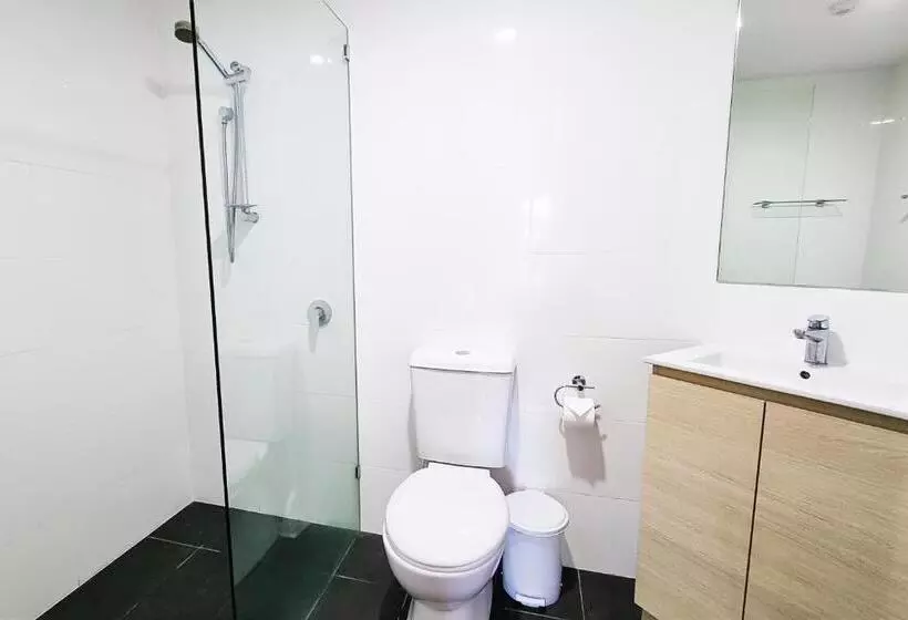 Tiki Hotel Apartments Surfers Paradise