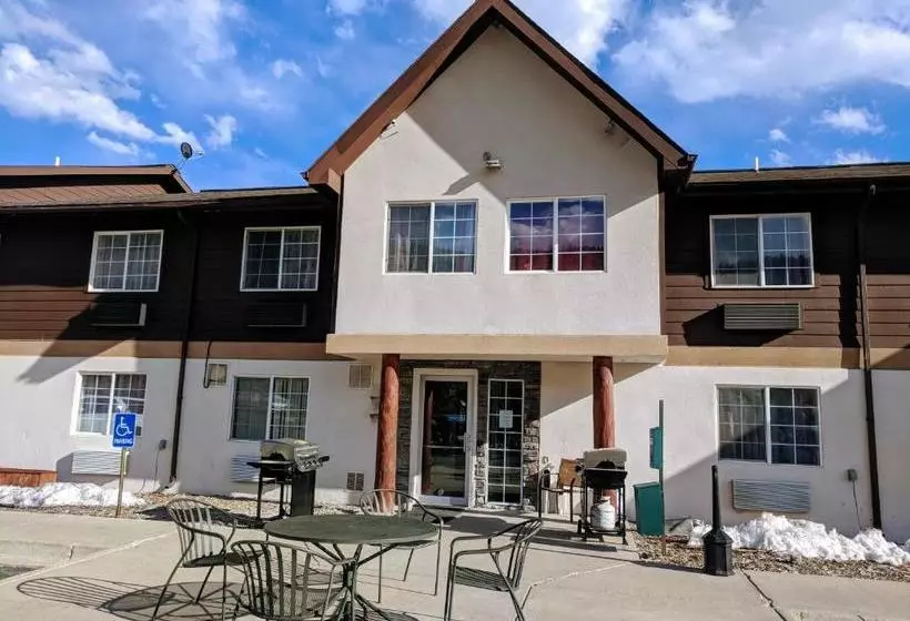 호텔 3 Peaks Lodge