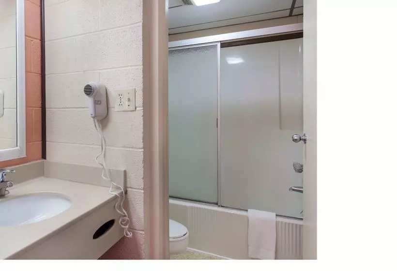 Отель Americas Best Value Inn Wytheville