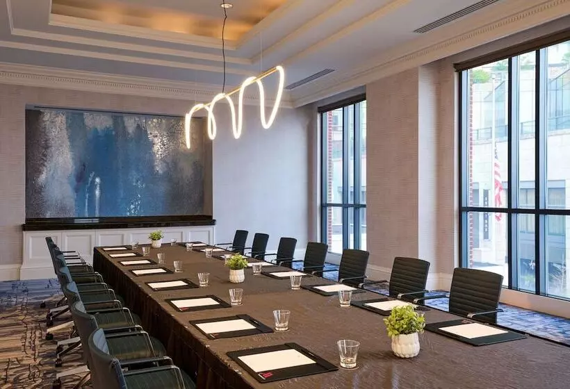 هتل Baltimore Marriott Waterfront