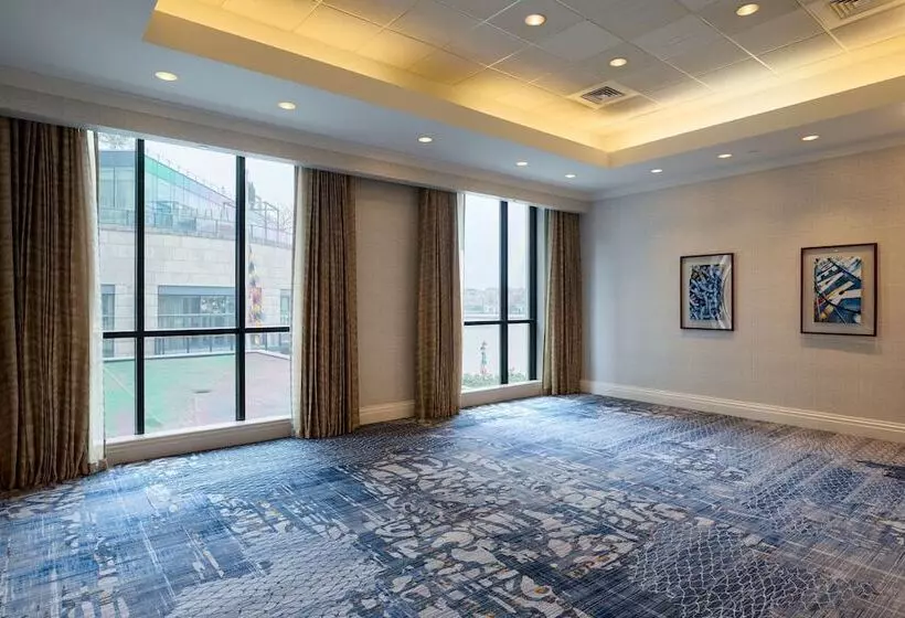 هتل Baltimore Marriott Waterfront