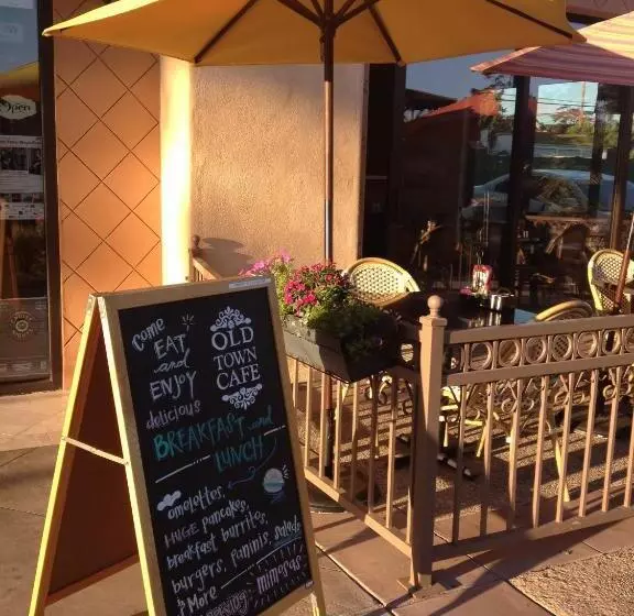 هتل Bella Capri Inn And Suites