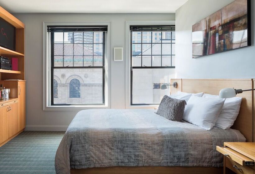 Отель Charlesmark