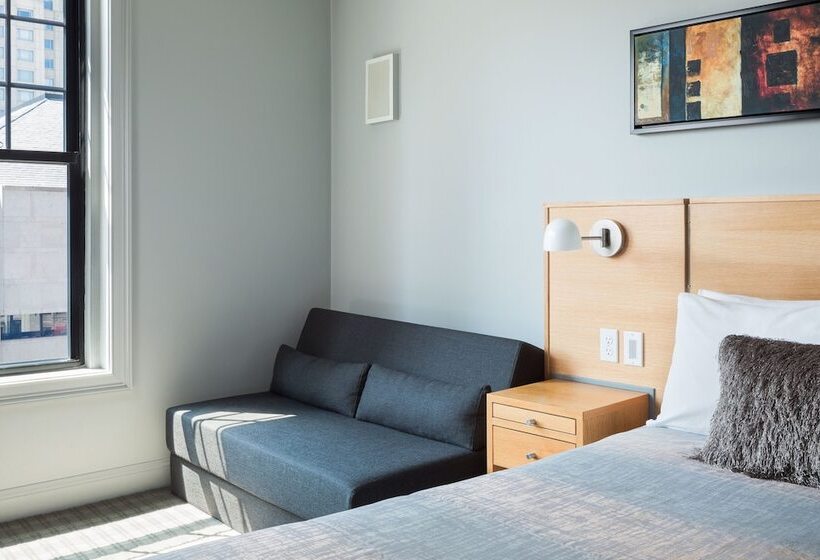 Отель Charlesmark