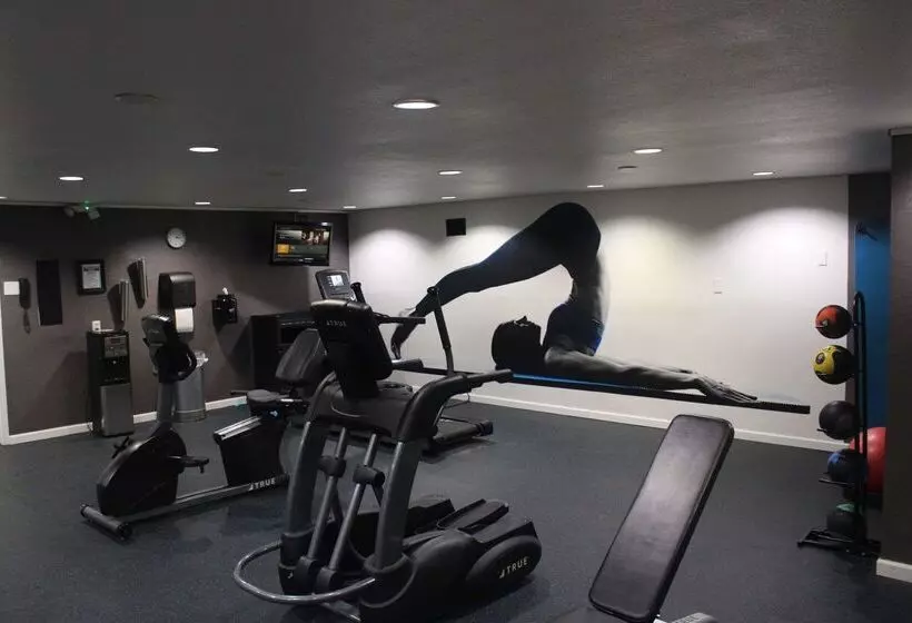 Szálloda Clarion Pointe Marshall