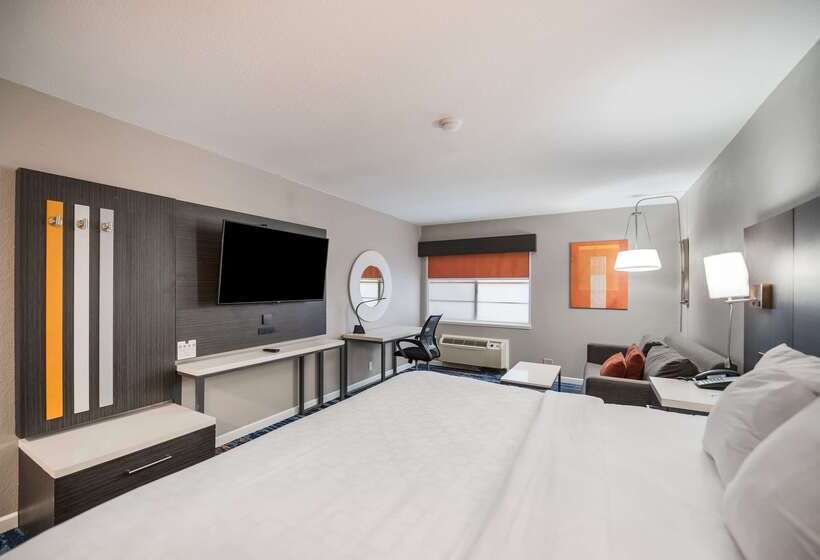 Hotel Clarion Pointe Marshall