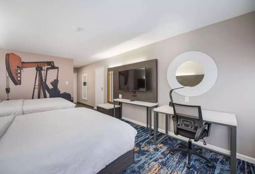 Szálloda Clarion Pointe Marshall