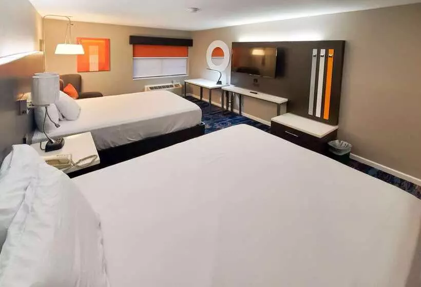 Szálloda Clarion Pointe Marshall