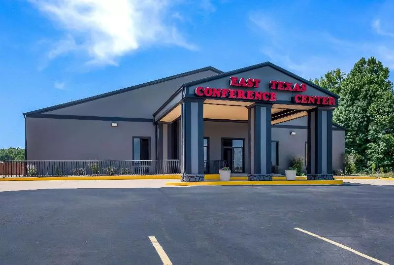 Szálloda Clarion Pointe Marshall