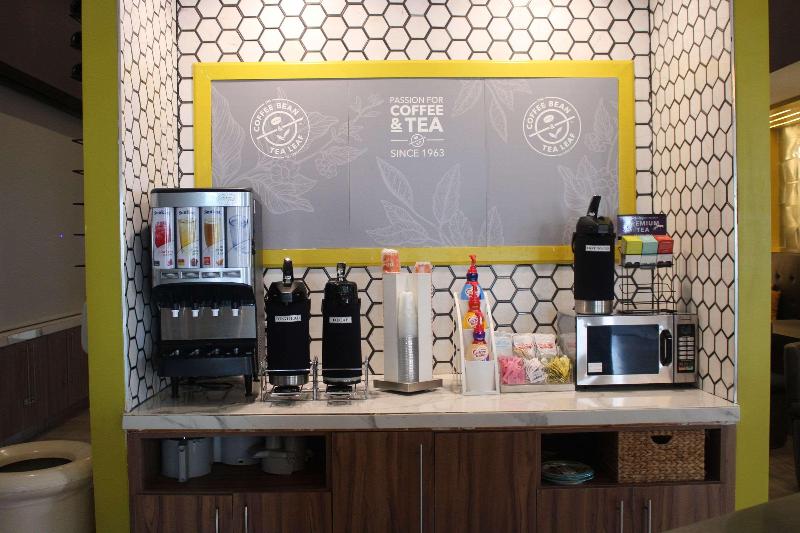 Hotel Clarion Pointe Marshall