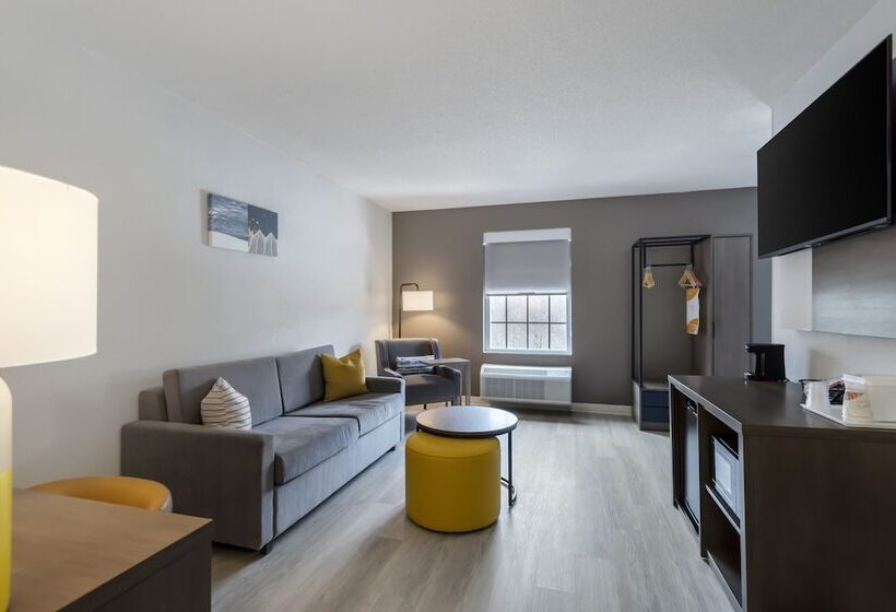 فندق Comfort Inn & Suites