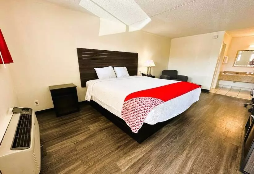 Oyo Hotel San Antonio Lackland AFB Seaworld Hwy 90 W