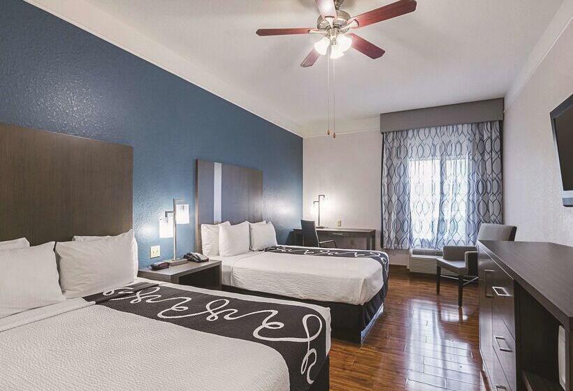 Отель La Quinta Inn & Suite Kingwood Houston Iah Airport 53200