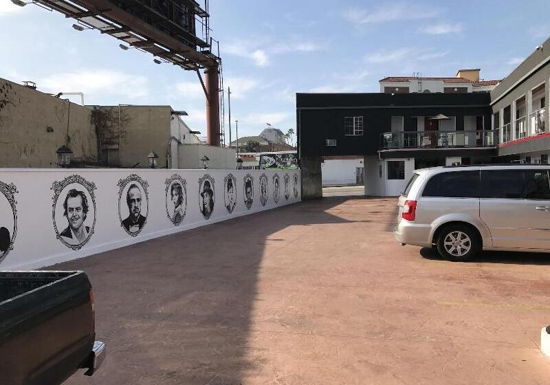 Legend Hotel Hollywood