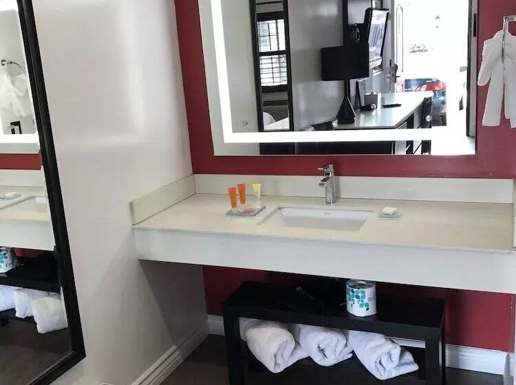 Legend Hotel Hollywood