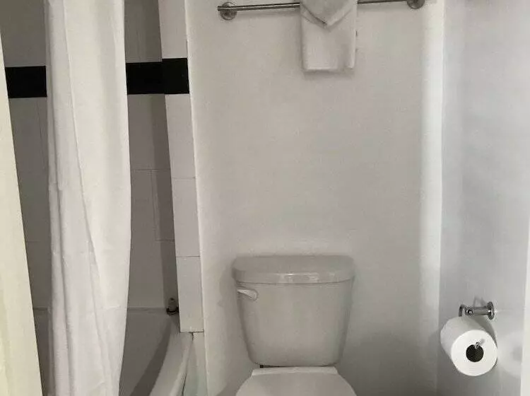 Legend Hotel Hollywood