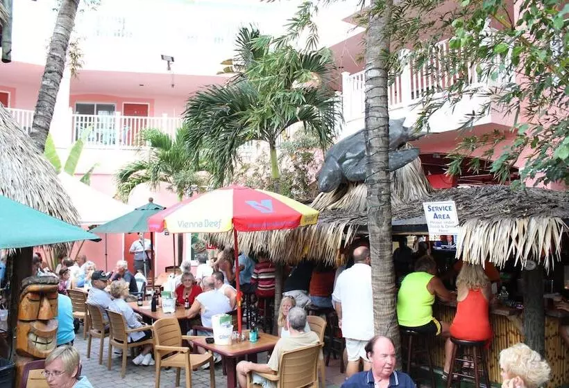 Отель The Lighthouse Resort Inn & Suites