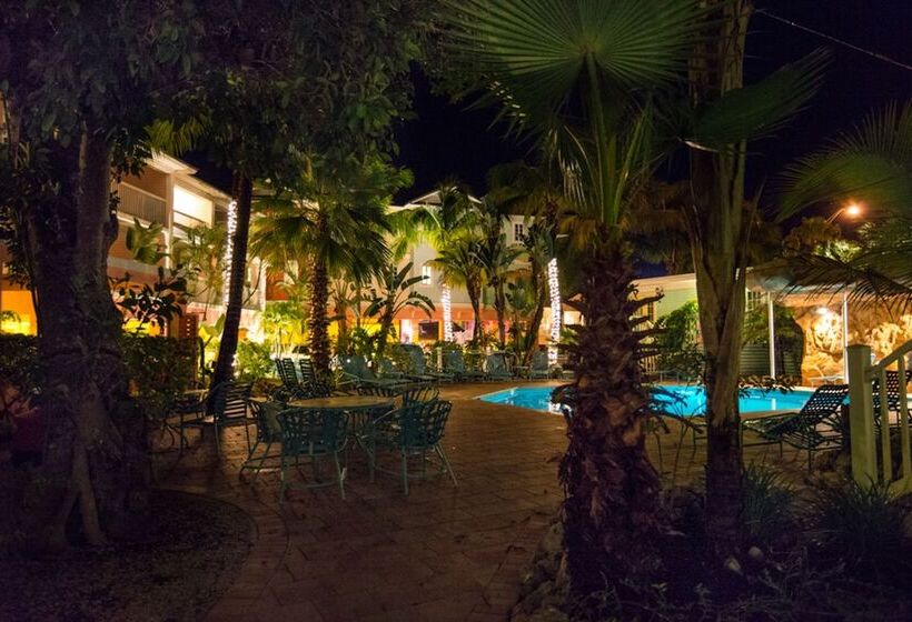 בית מלון כפרי The Lighthouse Resort Inn & Suites