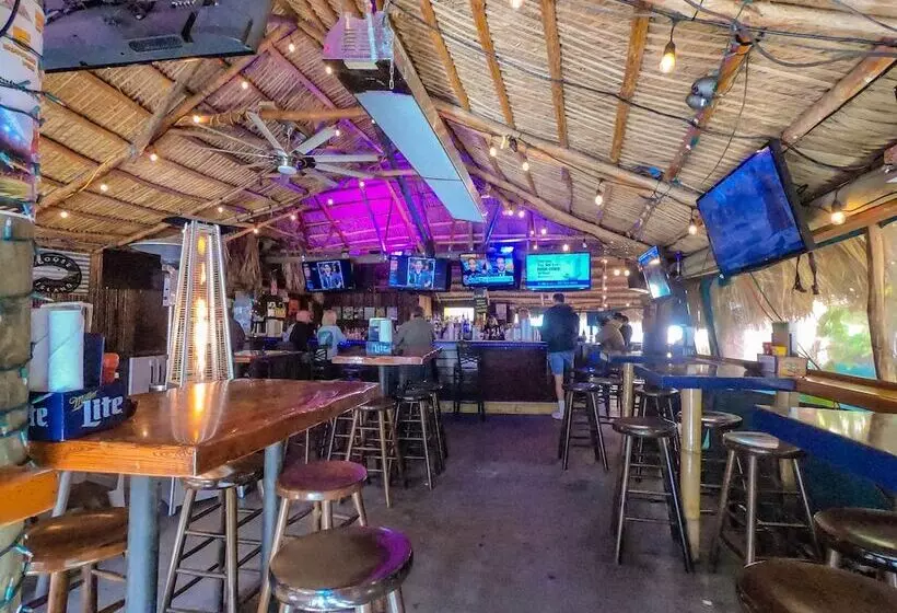 Отель The Lighthouse Resort Inn & Suites