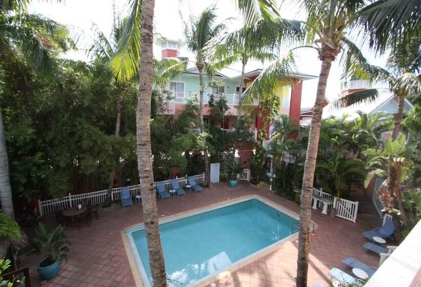 בית מלון כפרי The Lighthouse Resort Inn & Suites