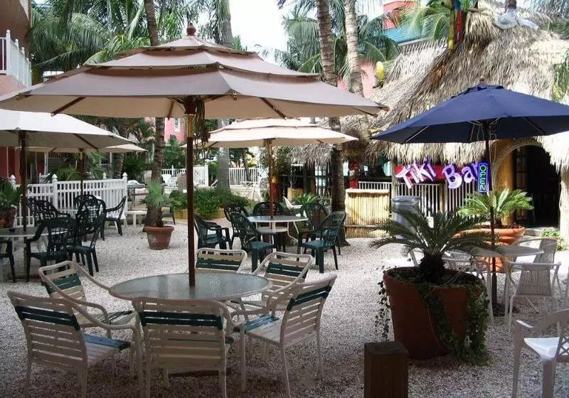 Отель The Lighthouse Resort Inn & Suites