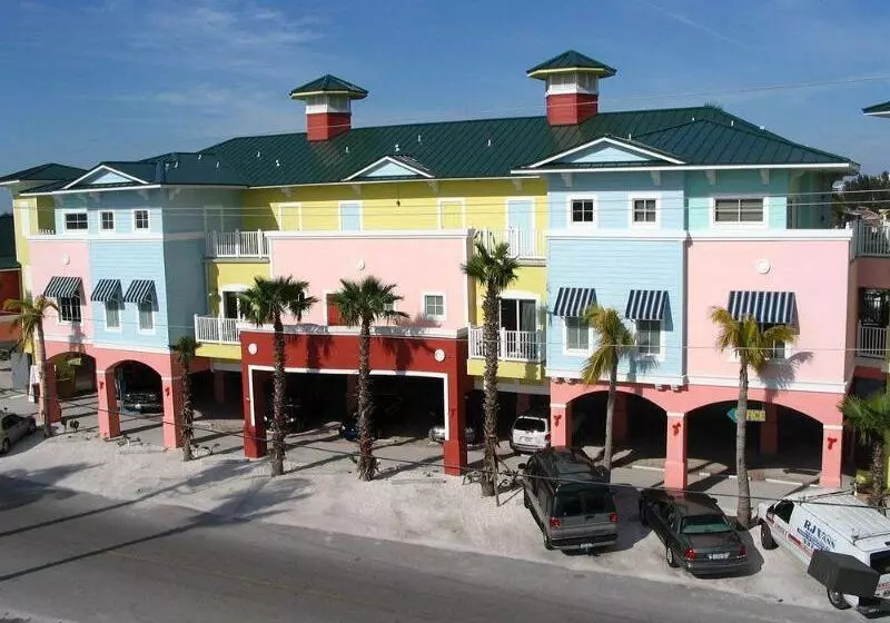 Отель The Lighthouse Resort Inn & Suites