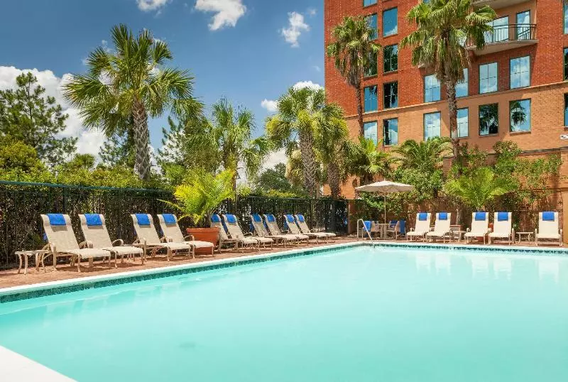 Отель Marriott Savannah Riverfront