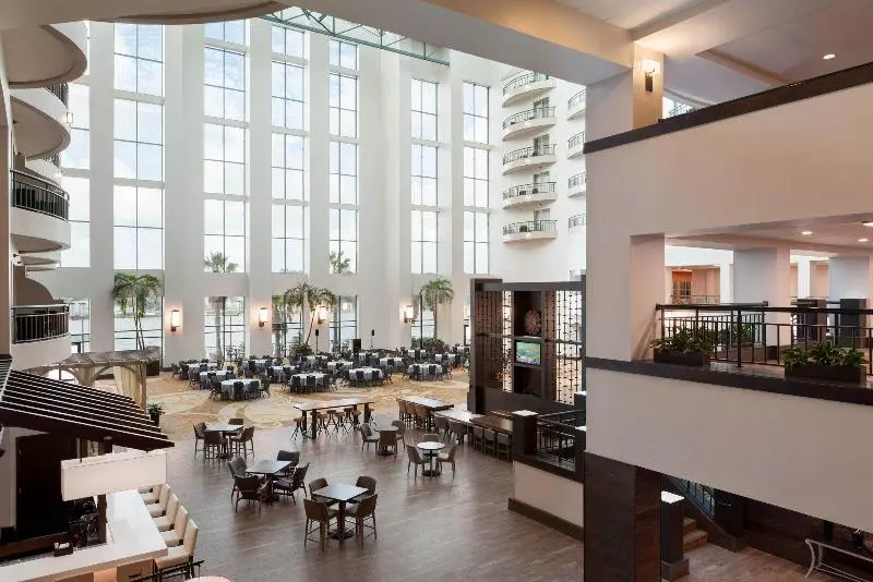Отель Marriott Savannah Riverfront