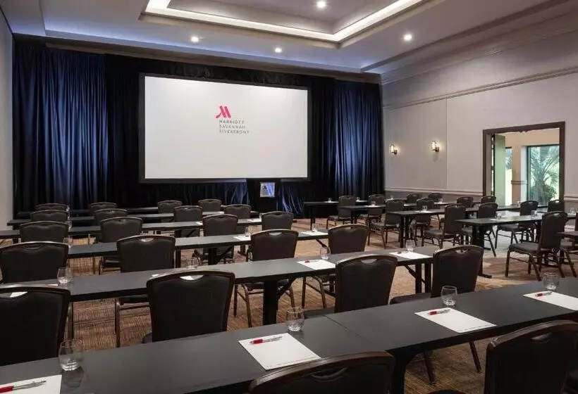 Отель Marriott Savannah Riverfront